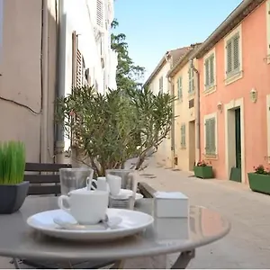 https://studio-centre-ville-saint-tropez-avec-parking-83990.fr-provencehotel.com